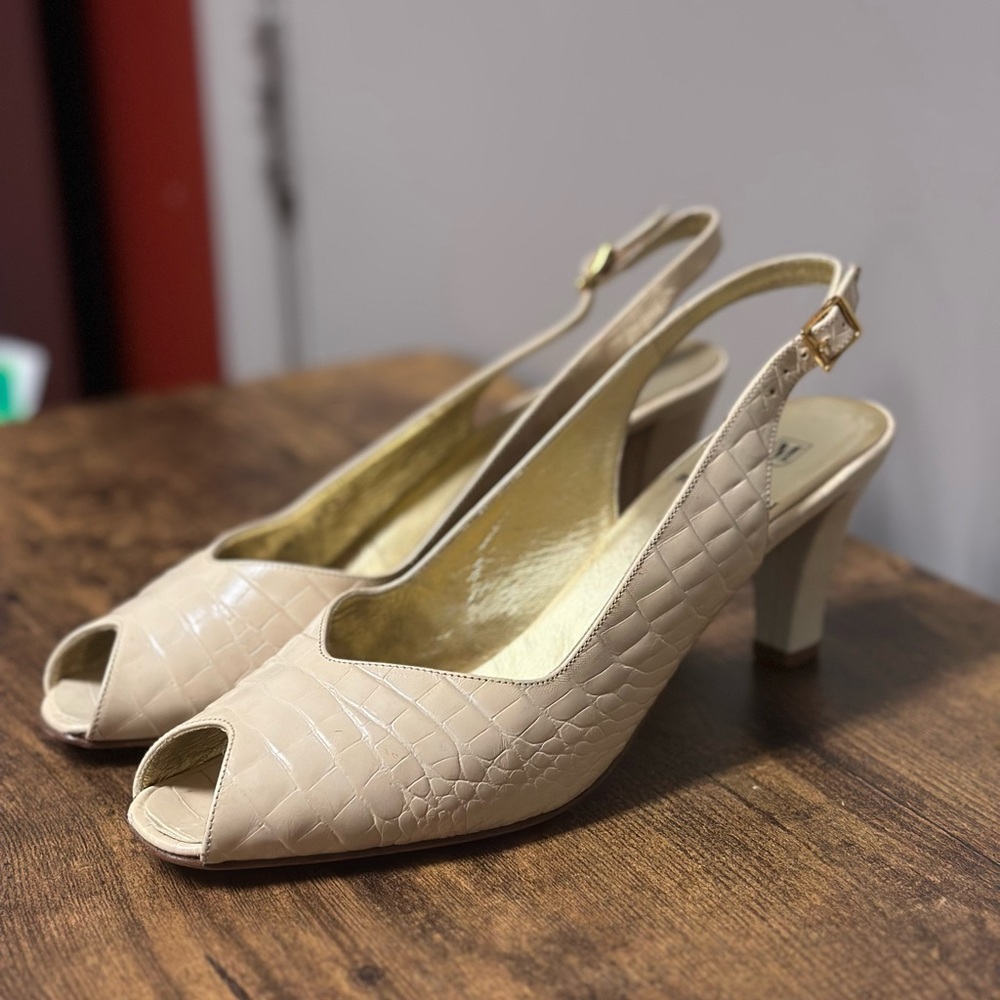 Vintage Bruno Magli kitten heels size 8 croc detail - Picture 2 of 9